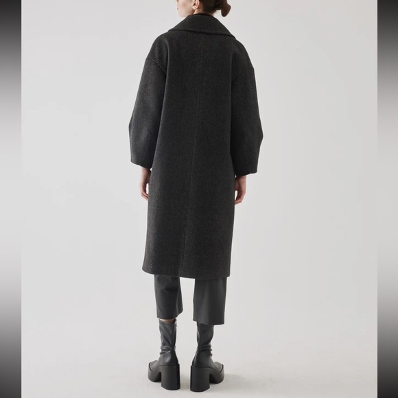 02 Fabulous Black Striped Oversized Bouclé Coat with Sleeve Detail - Picture 5 of 5